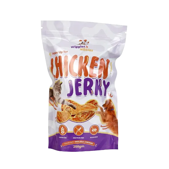 Front view of Wiggles n Nibbles Chicken Jerky pack with real chicken strips for pets 250gm